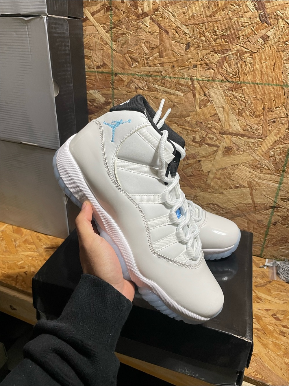 Air Jordan 11 Retro “Legend Blue / Columbia” 2024